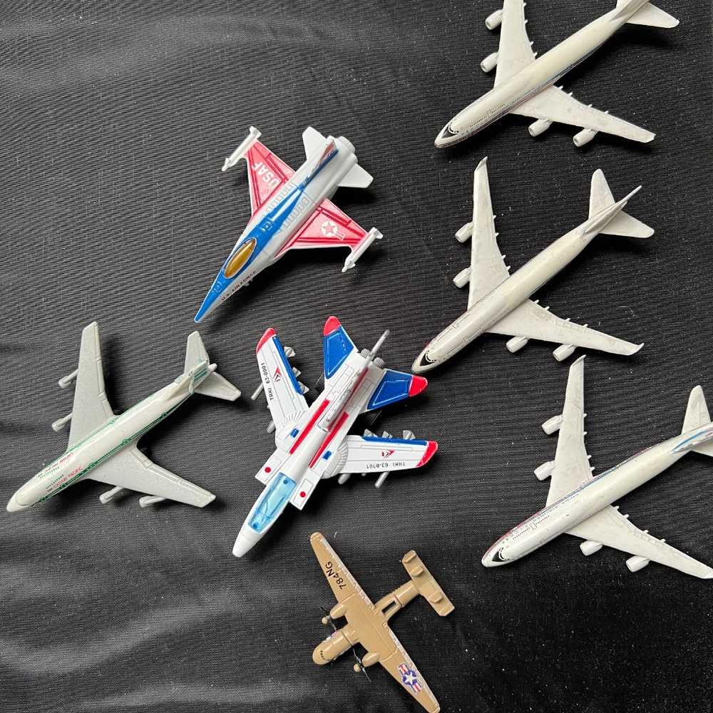 Lot of 7 Metal Die-Cast Planes Pullback Fighter China Airlines Assorted Sizes